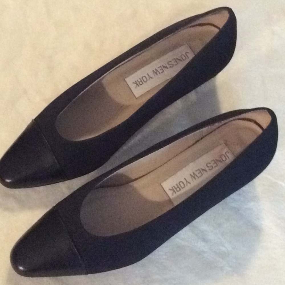 Jones New York Black Wedge Heel Pumps